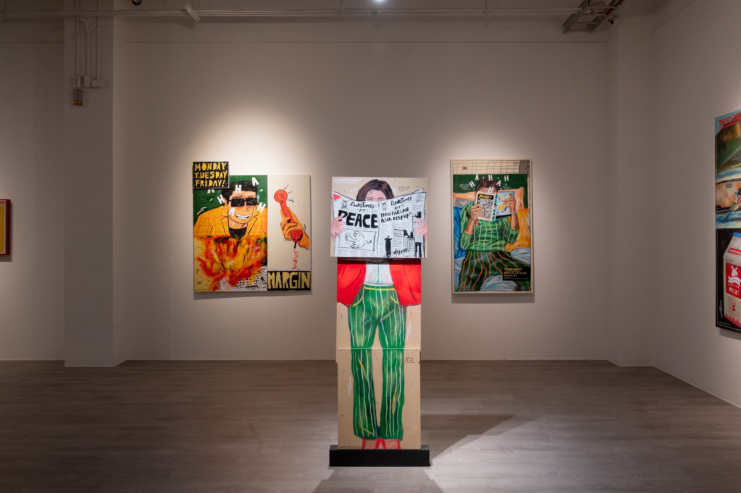 納法爾的創作核心關注當代社交媒體的資訊過載狀態，人與人的交流充滿距離感，真實的情緒狀態藏在螢幕後方難以辨認